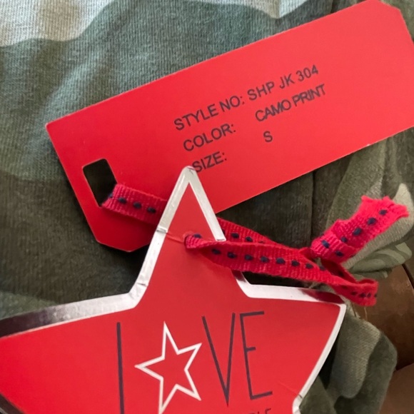 Camo Print Cropped Hoodie Size S/M Roma Concepts  by Rosee NWT - Picture 7 of 7